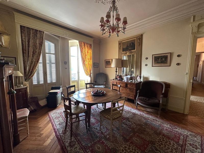 Appartement ancien - 143 m² - 6 pièces