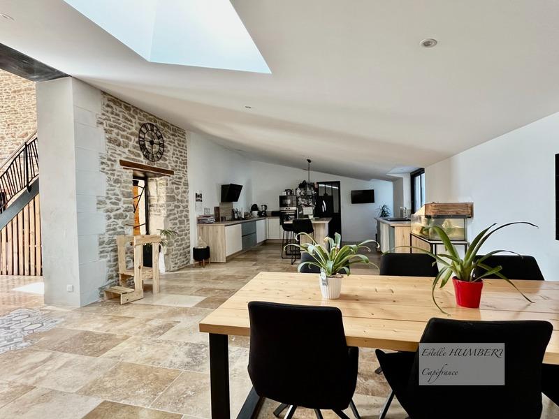 Maison en pierre - 188 m² - 6 pièces