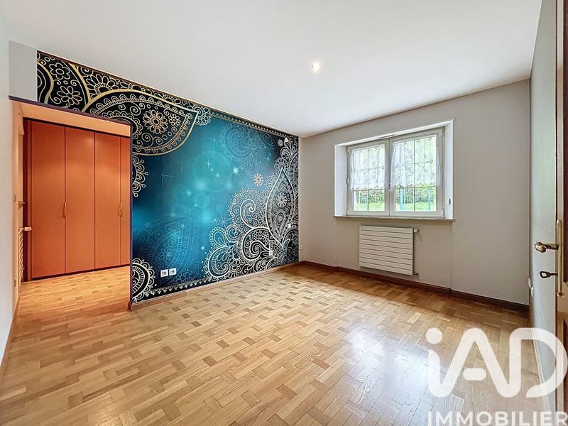 Maison - 233 m² - 6 pièces