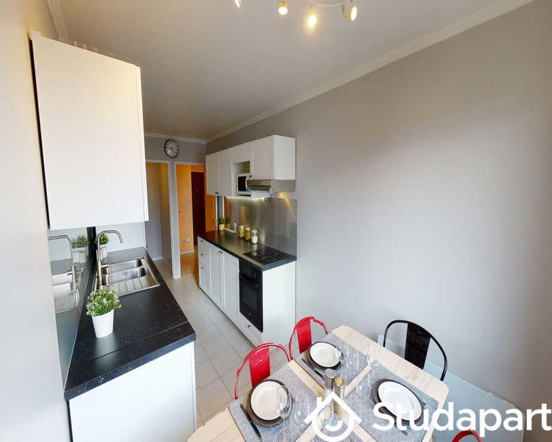 Chambre - 100 m² - 1 pièce