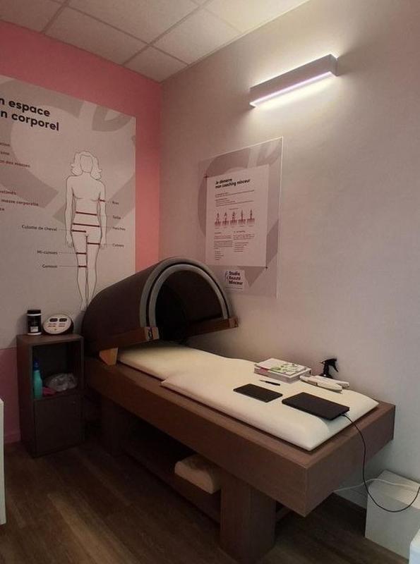 Local commercial - 74 m² - 8 pièces