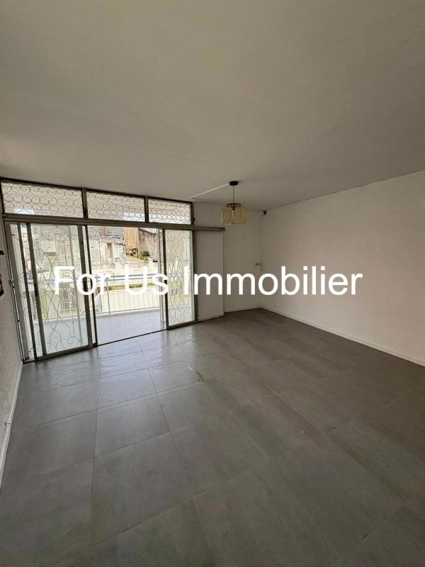 Appartement - 100 m² - 3 pièces