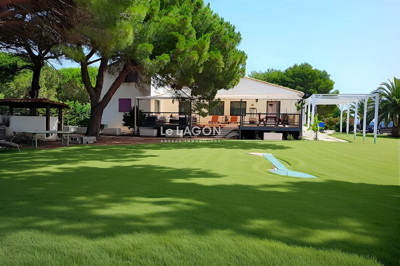 Propriété - 200 m²