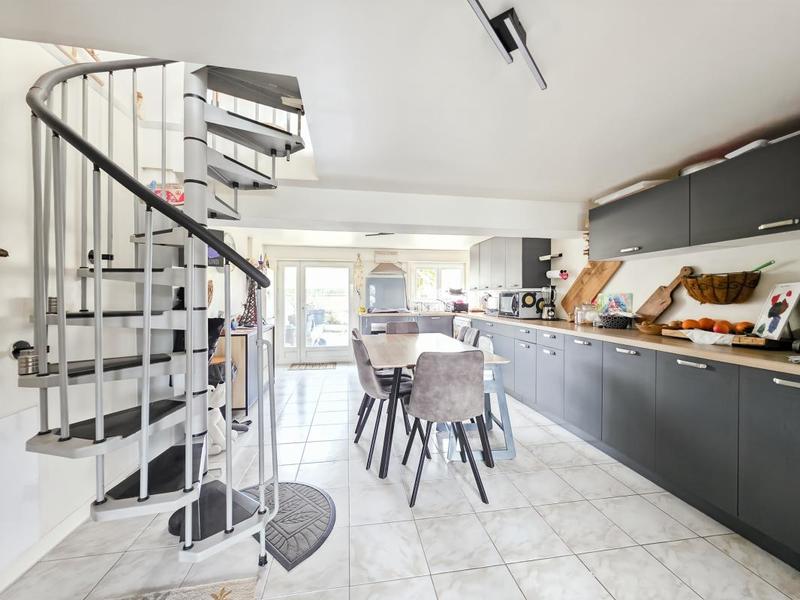 Maison - 87 m² - 4 pièces