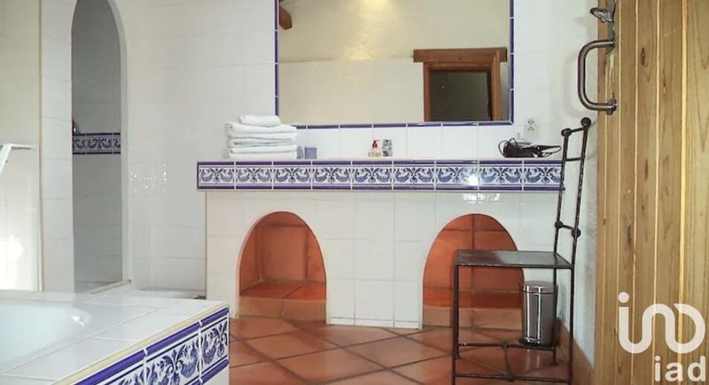 Maison - 252 m² - 12 pièces