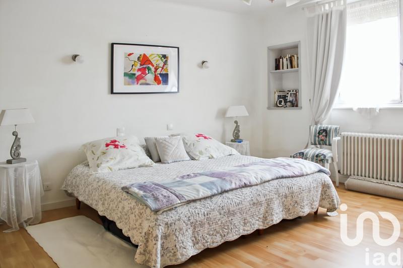 Maison - 200 m² - 8 pièces