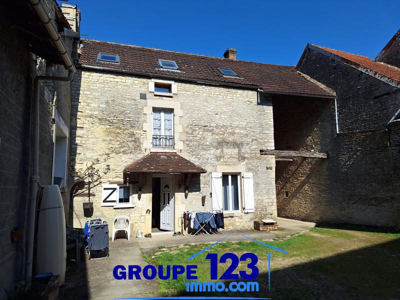 Maison - 200 m² - 8 pièces