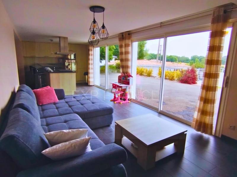 Maison - 254 m² - 10 pièces