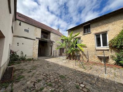 Maison en pierre - 162 m² - 7 pièces