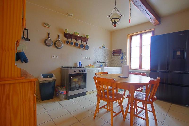 Maison - 320 m² - 4 pièces