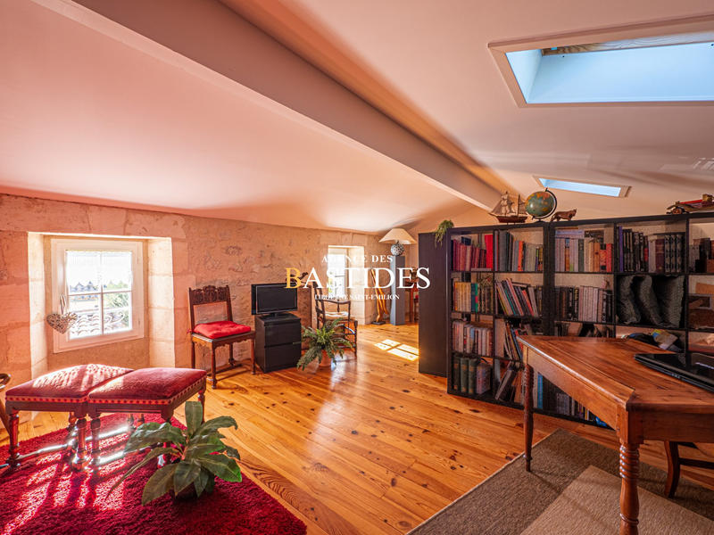 Maison ancienne - 187 m² - 6 pièces