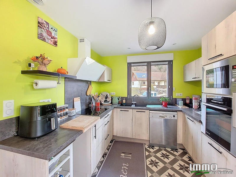 Maison - 90 m² - 5 pièces