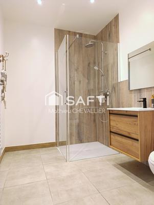 Maison - 254 m² - 11 pièces