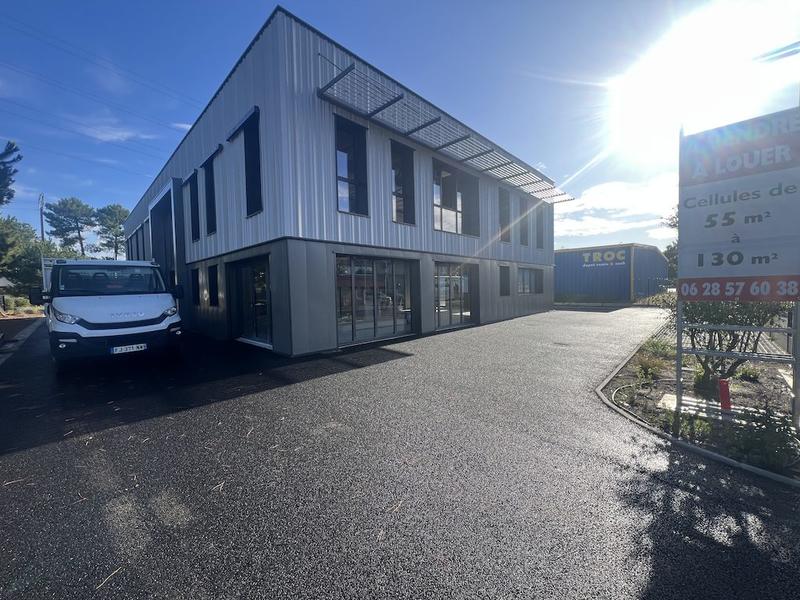 Local commercial - 630 m² - 4 pièces