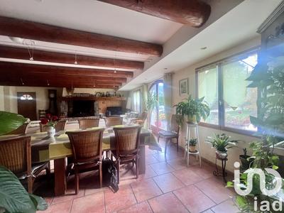 Maison - 274 m² - 10 pièces