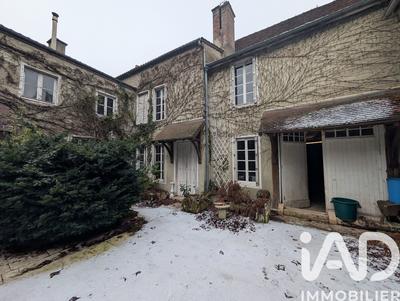 Maison de village - 217 m² - 7 pièces