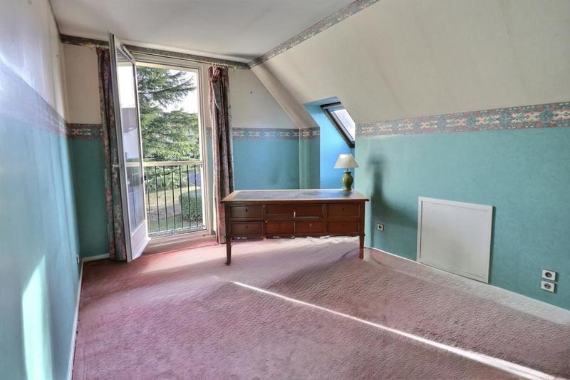 Maison - 230 m² - 9 pièces