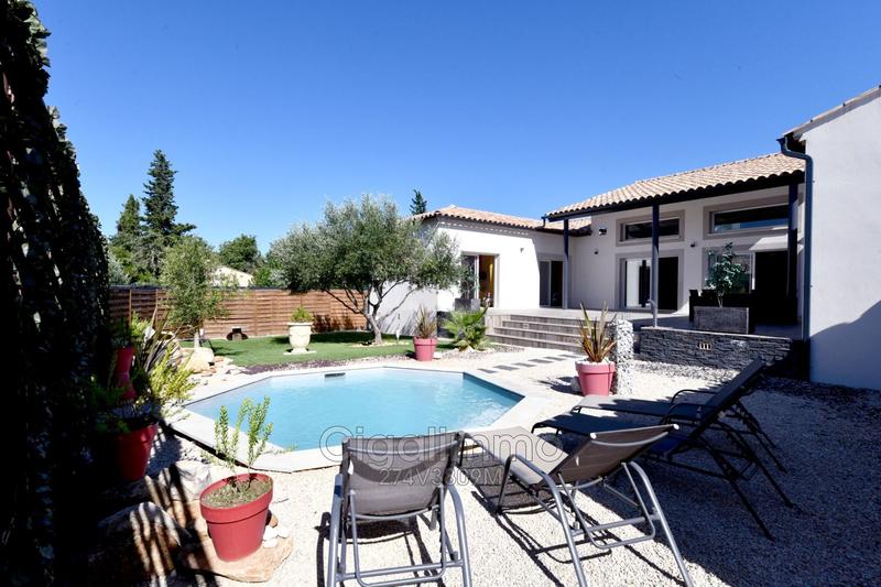 Villa - 215 m² - 5 pièces