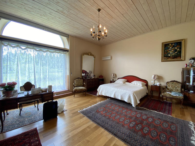 Maison - 406 m² - 9 pièces