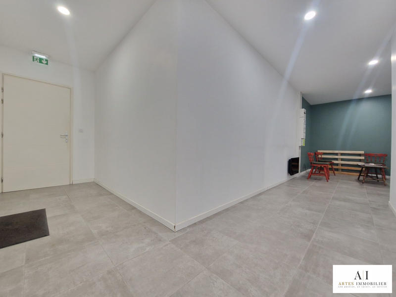 Local d'activités - 125 m² - 4 pièces