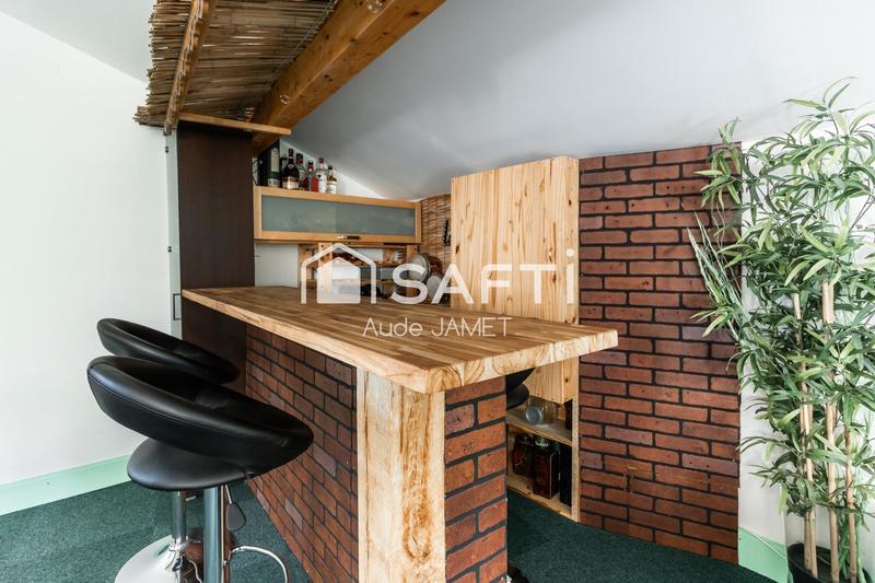 Maison - 228 m² - 8 pièces