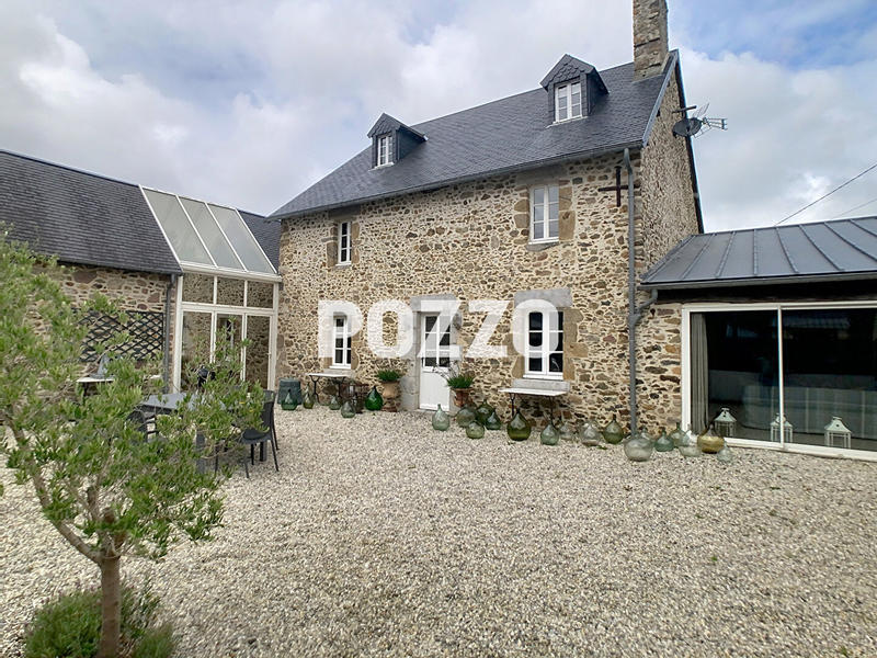 Maison - 277 m² - 6 pièces