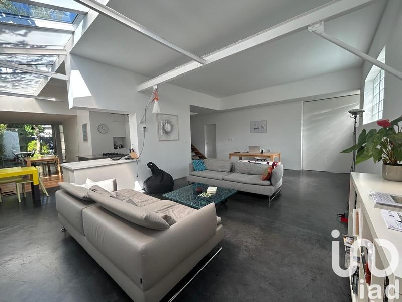 Maison - 220 m² - 7 pièces