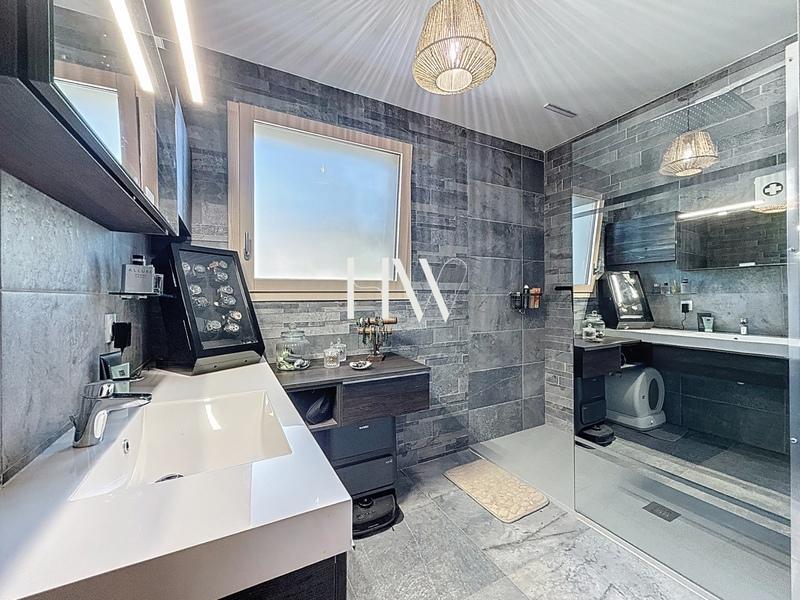 Appartement - 110 m² - 5 pièces