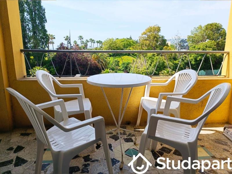 Chambre - 9 m² - 1 pièce