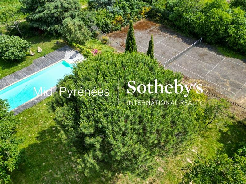 Maison de maîtres - 484 m² - 17 pièces