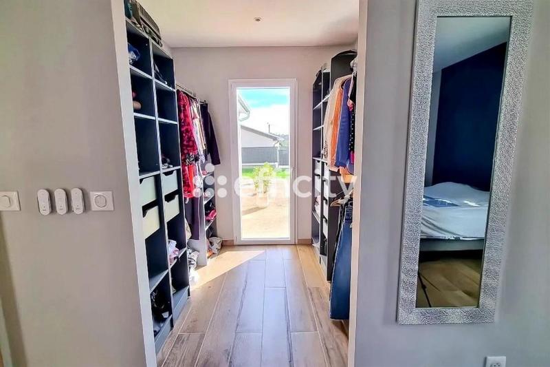 Villa - 185 m² - 8 pièces