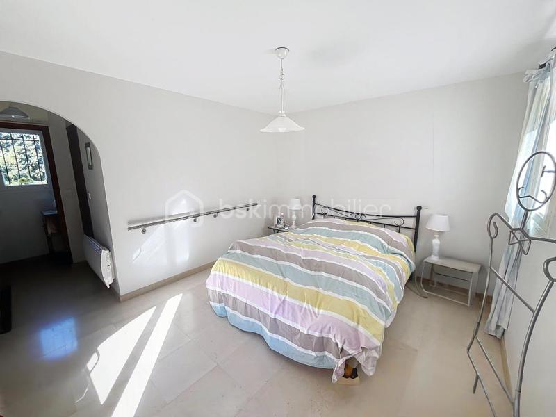 Maison - 180 m² - 7 pièces