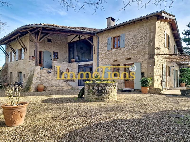 Propriété - 268 m² - 7 pièces