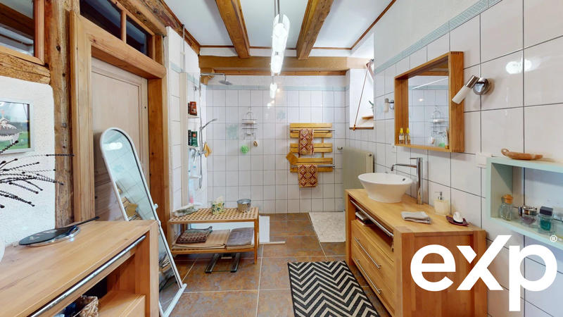 Maison - 243 m² - 6 pièces