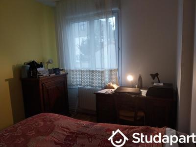 Chambre - 12 m² - 1 pièce