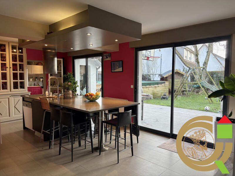 Maison - 172 m² - 7 pièces