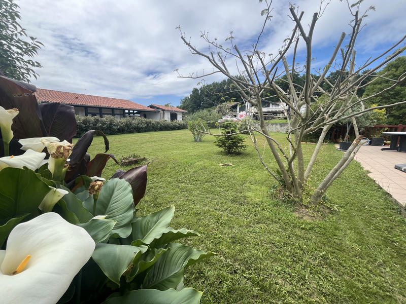 Maison - 218 m² - 5 pièces