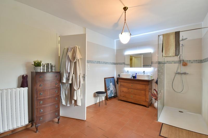 Propriété - 196 m² - 7 pièces