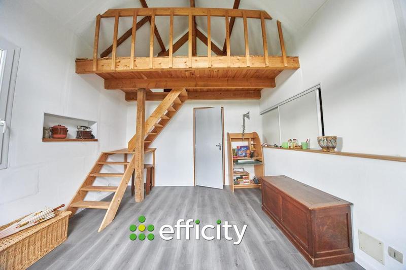 Maison traditionnelle - 114 m² - 8 pièces