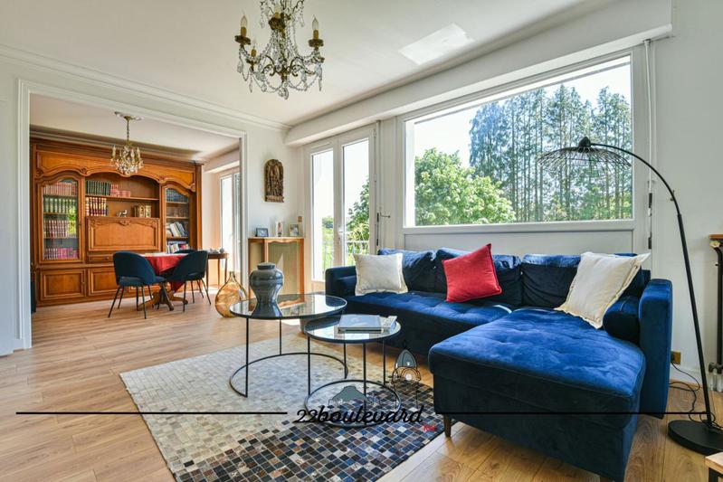 Maison - 220 m² - 7 pièces