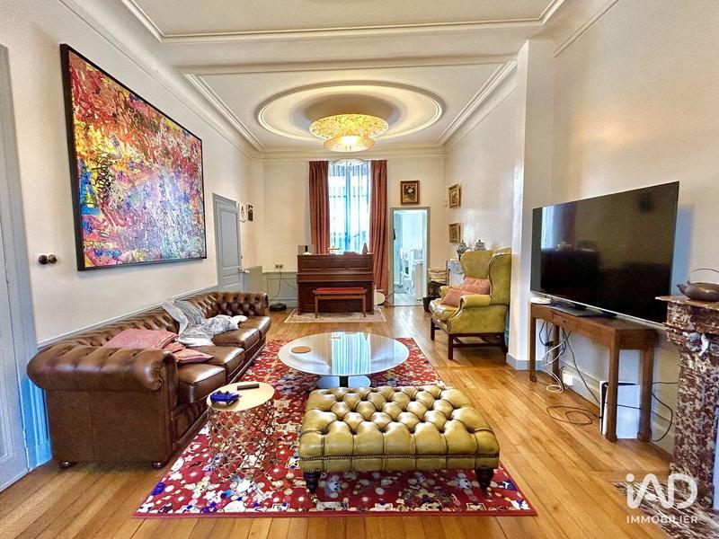 Maison - 203 m² - 11 pièces