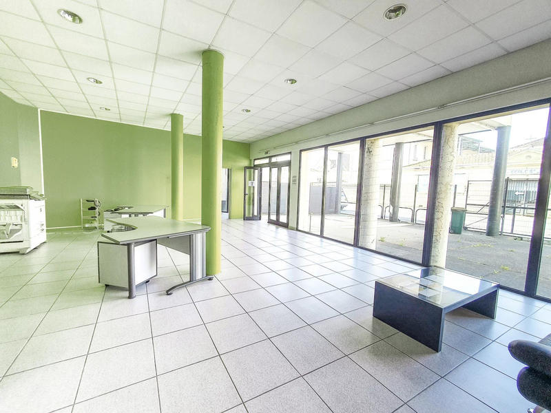 Fonds de commerce - Magasins - 111 m²