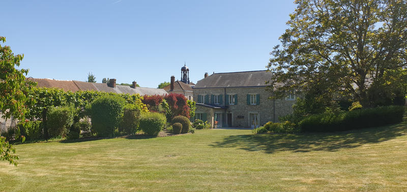 Propriété - 454 m² - 16 pièces