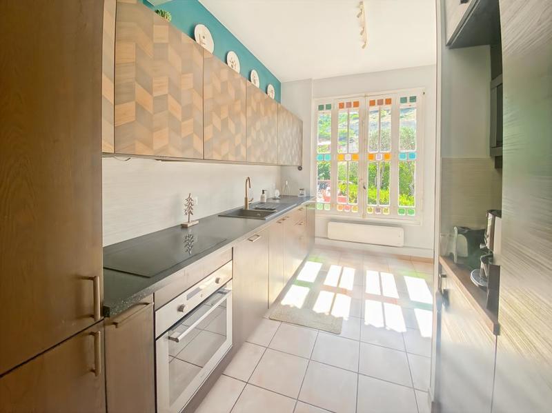 Maison - 236 m² - 6 pièces