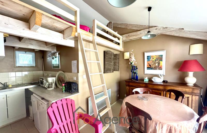 Maison - 235 m² - 6 pièces