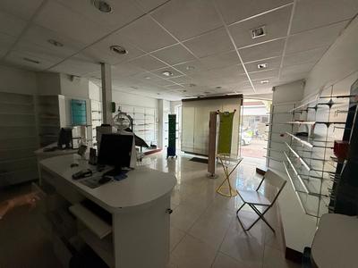 Local commercial - 93 m²