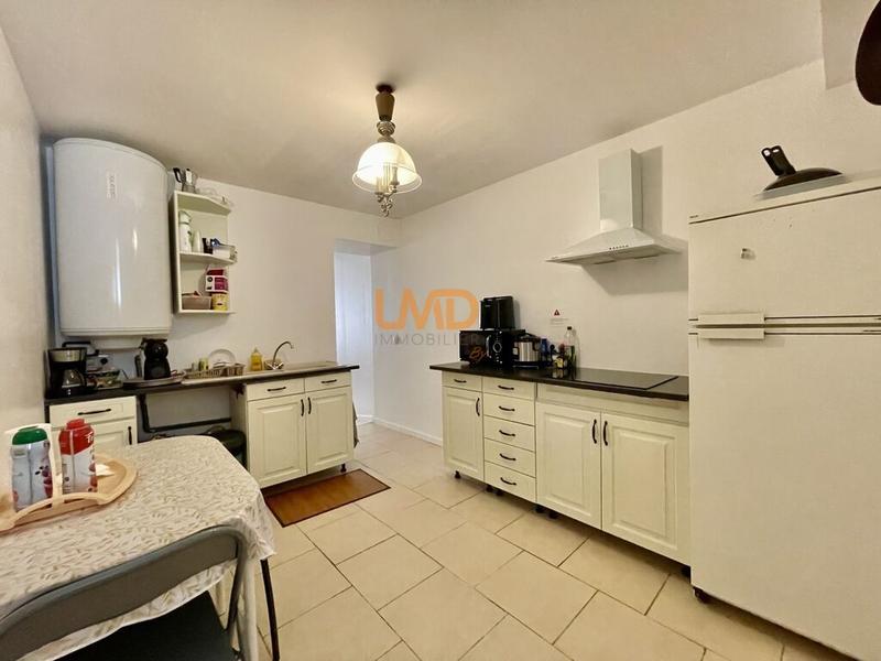 Maison - 230 m² - 10 pièces