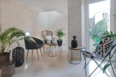 Maison - 236 m² - 10 pièces