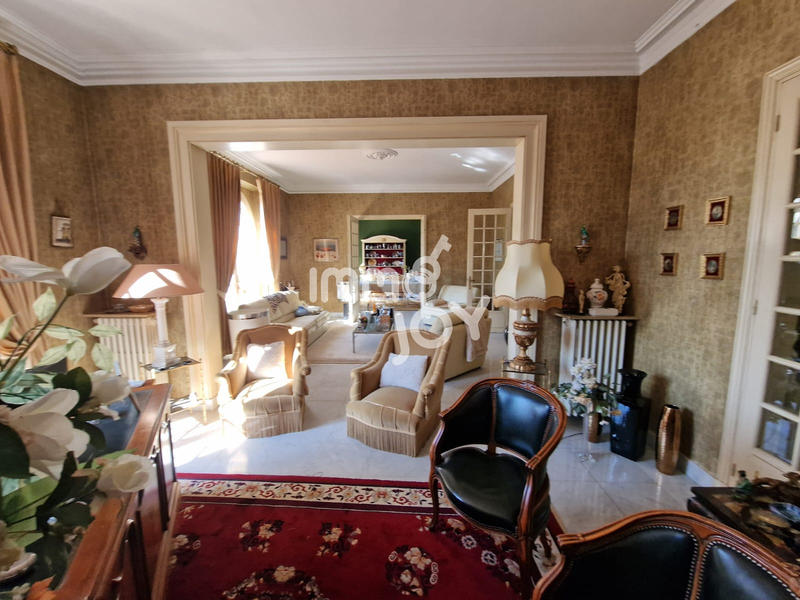 Villa - 411 m² - 12 pièces