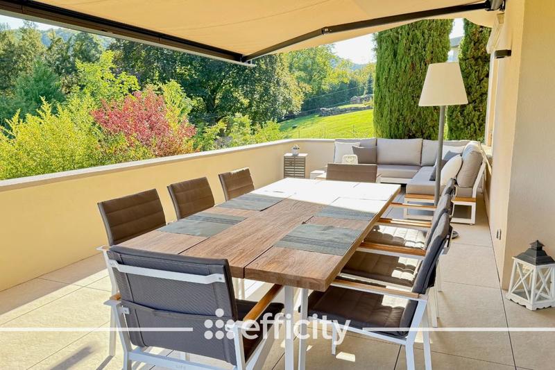 Maison - 383 m² - 12 pièces